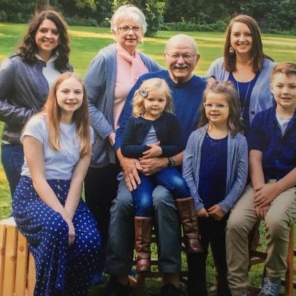 Meet your Posher, Cindy - Picture 1 of 1